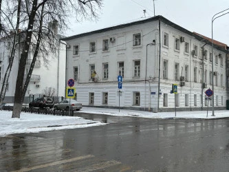 Историческое здание 809,6 кв.м с земельным участком в центре города: Ярославская область, г. Ярославль, пл. Челюскинцев, 10/3